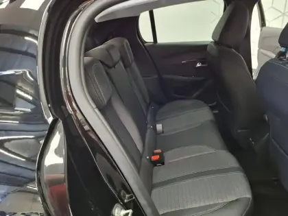 Photo 40 Peugeot 208  PureTech 130 S&S EAT8