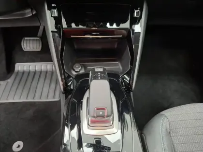 Photo 28 Peugeot 208  PureTech 130 S&S EAT8