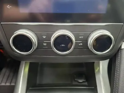 Photo 41 Renault Kadjar  TCe 140