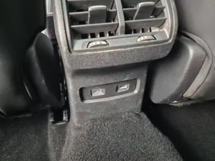 Photo 20 Citroën C4 e- 136 ch Automatique