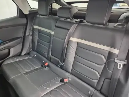 Photo 9 Citroën C4 e- 136 ch Automatique