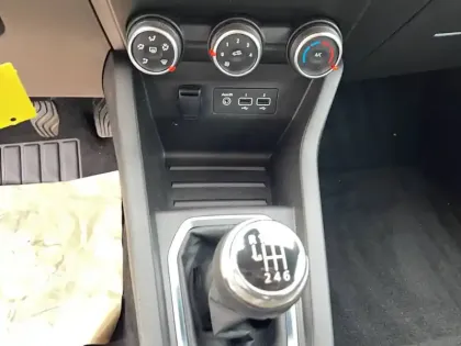 Photo 23 Renault Clio  Blue dCi 85