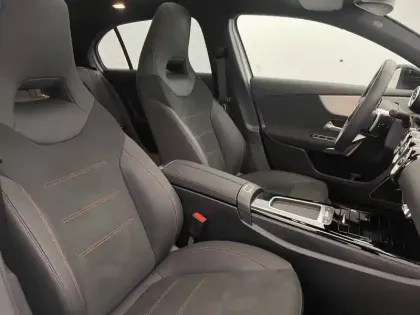 Photo 28 Mercedes Classe A  200 d 8G-DCT