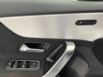 Photo 95 Mercedes Classe A  200 d 8G-DCT