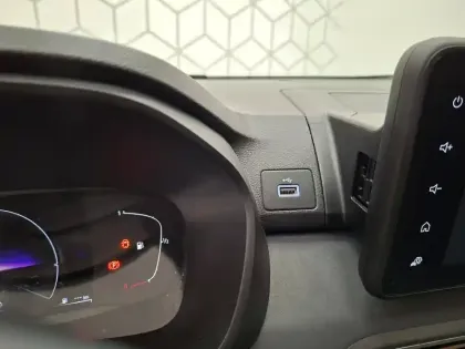 Photo 33 Dacia Jogger  Hybrid 140 5 places