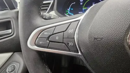 Photo 40 Renault Clio  E-Tech full hybrid 145