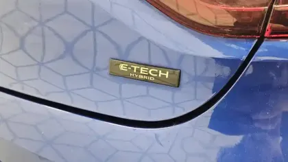 Photo 14 Renault Clio  E-Tech full hybrid 145