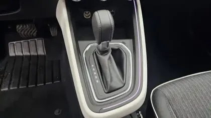 Photo 30 Renault Clio  E-Tech full hybrid 145