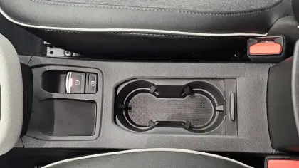 Photo 29 Renault Clio  E-Tech full hybrid 145