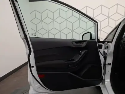 Photo 16 Ford Fiesta  1.1 75 ch BVM5