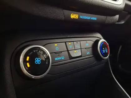 Photo 33 Ford Fiesta  1.1 75 ch BVM5