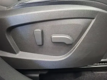 Photo 77 Renault Arkana  E-Tech hybride 145 - 22