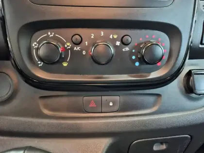 Photo 23 Opel Vivaro  Combi K2900 L2H1 1.6 CDTI Turbo 120 ch S/S