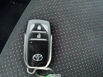 Photo 20 Toyota Yaris  Hybride 130h