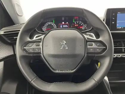 Photo 86 Peugeot 2008  PureTech 130 S&S EAT8