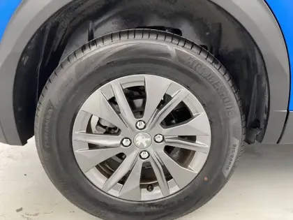 Photo 50 Peugeot 2008  PureTech 130 S&S EAT8