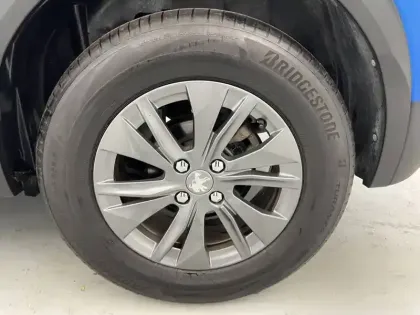 Photo 15 Peugeot 2008  PureTech 130 S&S EAT8