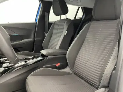 Photo 77 Peugeot 2008  PureTech 130 S&S EAT8