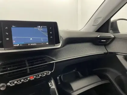 Photo 91 Peugeot 2008  PureTech 130 S&S EAT8