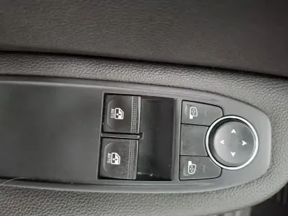 Photo 30 Renault Clio  Blue dCi 100 ch GSR2