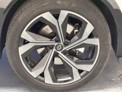 Photo 23 Renault Austral  E-Tech full hybrid 200 GSR2