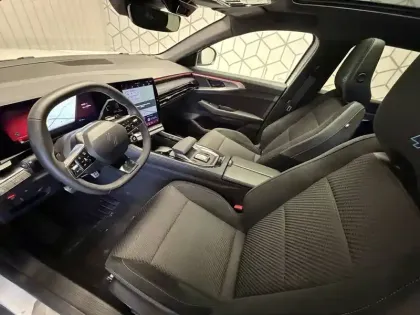 Photo 11 Renault Austral  E-Tech full hybrid 200 GSR2