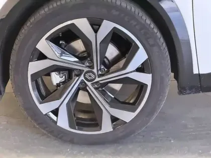 Photo 41 Renault Austral  E-Tech full hybrid 200 GSR2