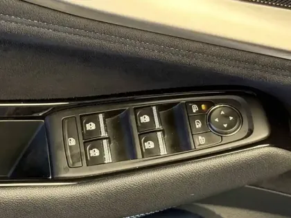 Photo 43 Renault Austral  E-Tech full hybrid 200 GSR2