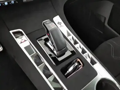 Photo 13 DS DS 7  Hybride Rechargeable E-Tense 225 EAT8