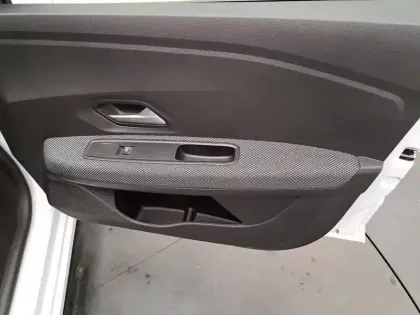 Photo 23 Dacia Sandero  SCe 65