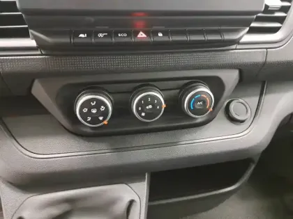 Photo 31 Renault Trafic  FGN L1H1 3000 KG BLUE DCI 130