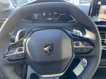 Photo 14 Peugeot 208  Hybrid 100 e-DCS6