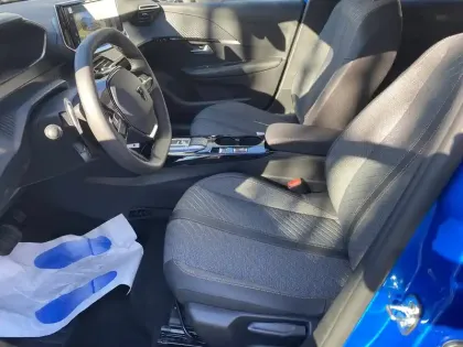 Photo 38 Peugeot 208  Hybrid 100 e-DCS6