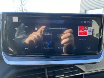 Photo 15 Peugeot 208  Hybrid 100 e-DCS6