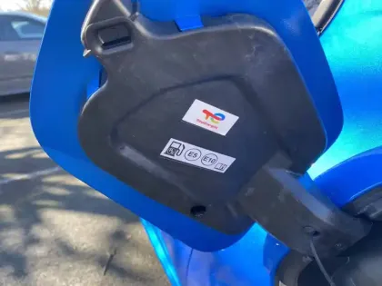 Photo 9 Peugeot 208  Hybrid 100 e-DCS6