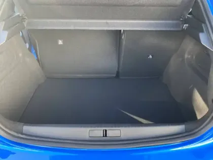 Photo 23 Peugeot 208  Hybrid 100 e-DCS6