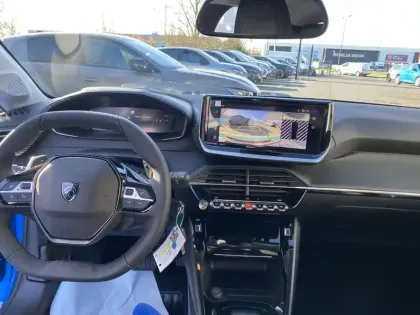 Photo 48 Peugeot 208  Hybrid 100 e-DCS6