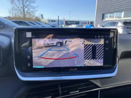 Photo 42 Peugeot 208  Hybrid 100 e-DCS6