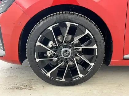 Photo 8 Renault Clio  E-Tech full hybrid 145 ch GSR2