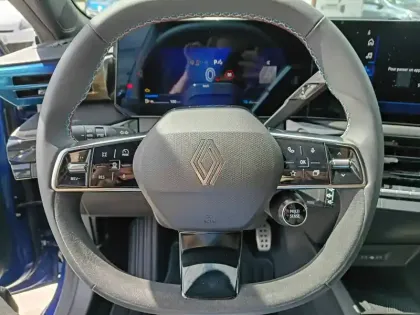 Photo 13 Renault Clio  E-Tech full hybrid 160 ch