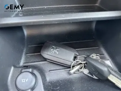 Photo 13 Peugeot 208  PureTech 100 S&S EAT8