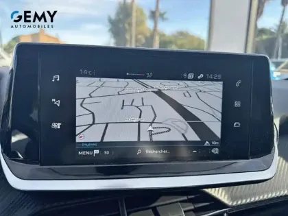 Photo 12 Peugeot 208  PureTech 100 S&S EAT8