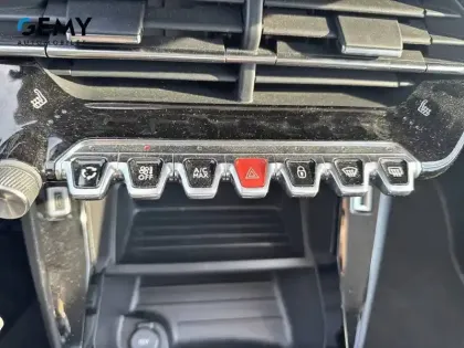 Photo 11 Peugeot 208  PureTech 100 S&S EAT8