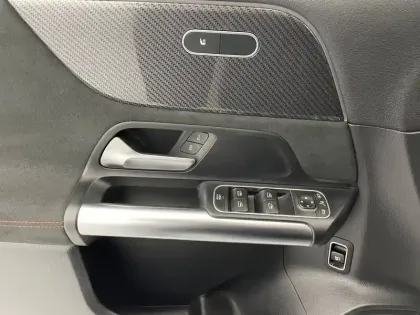 Photo 27 Mercedes GLA  200 7G-DCT