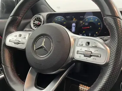 Photo 24 Mercedes GLA  200 7G-DCT