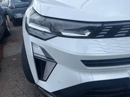 Photo 16 Renault Symbioz  E-Tech full hybrid 145