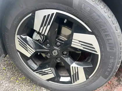 Photo 33 Renault Symbioz  E-Tech full hybrid 145