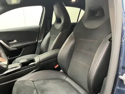 Photo 37 Mercedes Classe A 200 d AMG Line