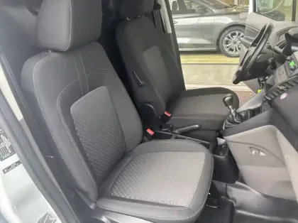 Photo 21 Ford Transit Connect Fourgonnette L1 1.0E 100ch E85 Trend