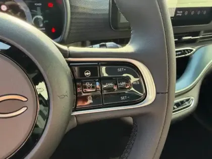 Photo 13 Fiat 500  e 118ch Giorgio Armani Collectors Edition MY25